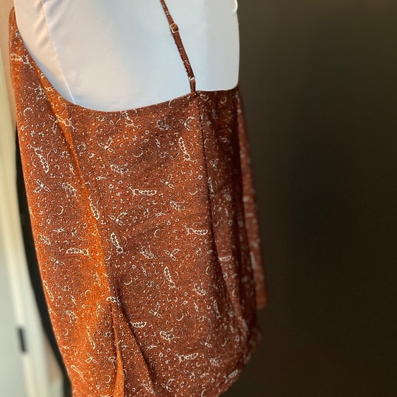 New BANANA REPUBLIC SILKY COWL-NECK CAMISOLE - Picture 4 of 5